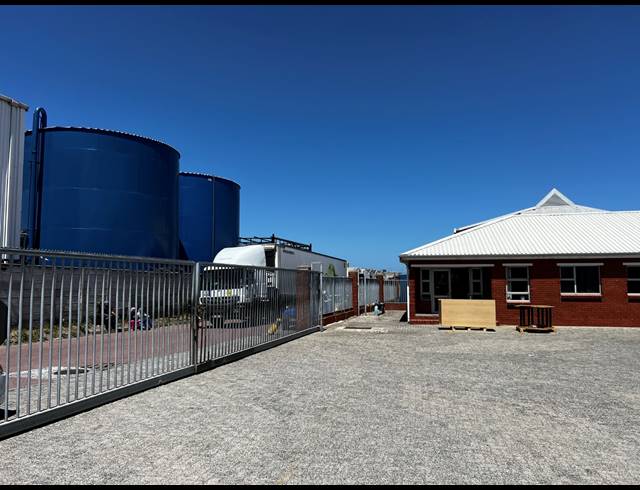 3,090M² WAREHOUSE TO LET IN AIRPORT INDUSTRIA